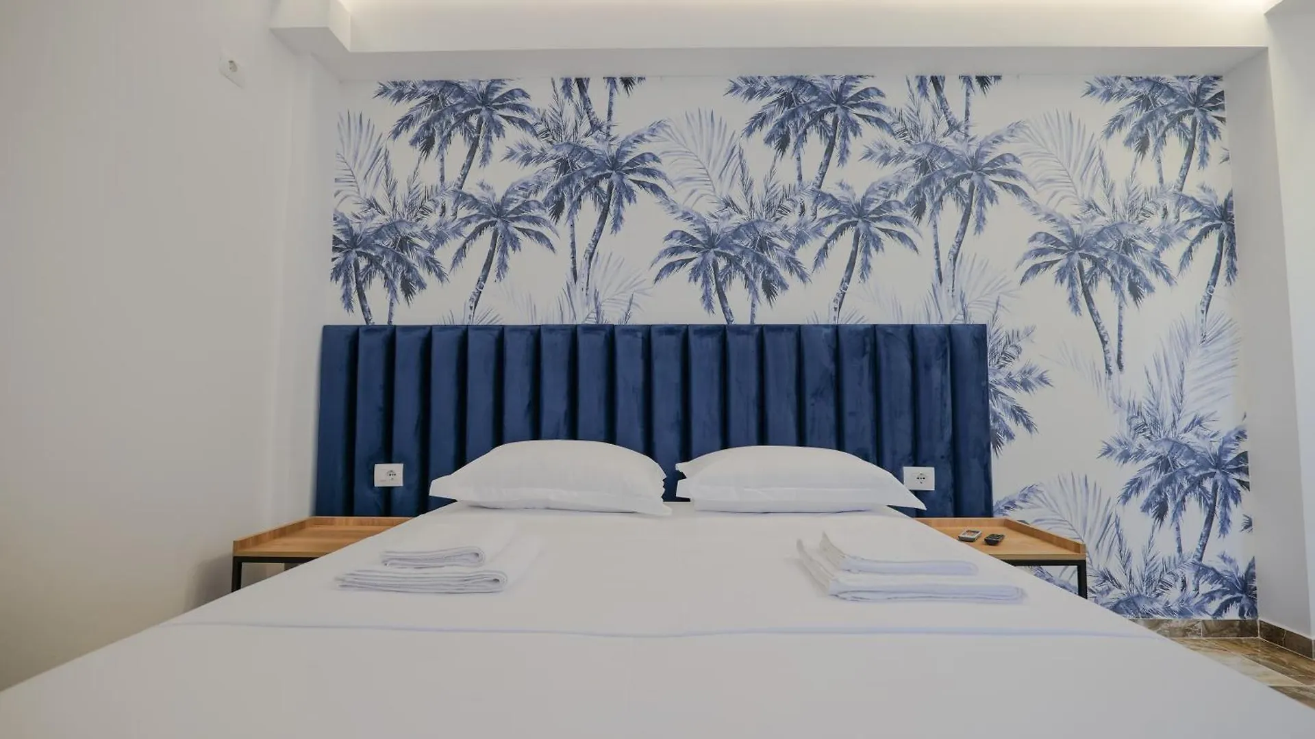 La Maison Boutique Hotel Εξαμίλιο