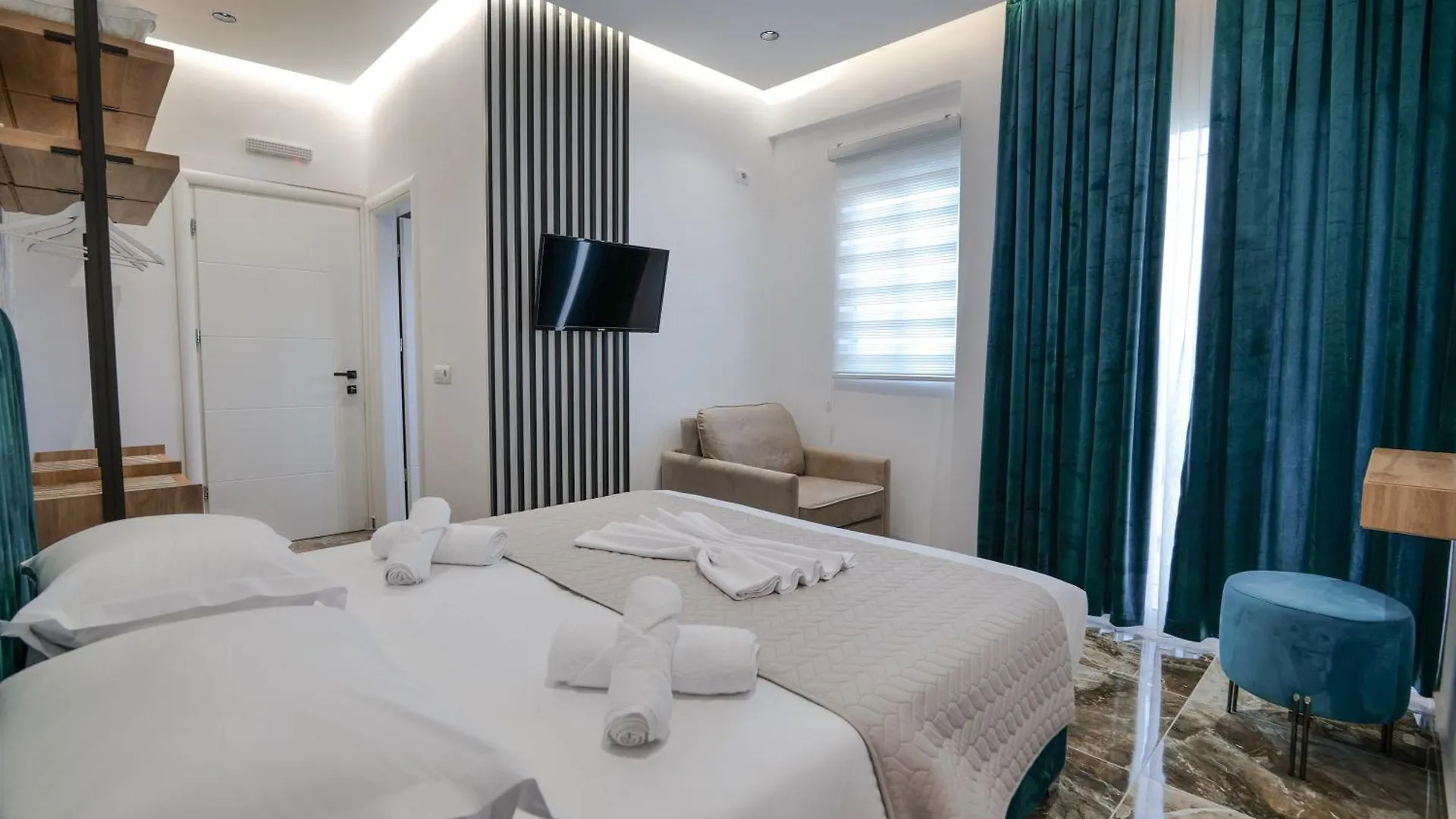 La Maison Boutique Hotel Εξαμίλιο 4*,
